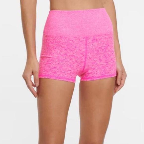 Women’s Alo Yoga Alosoft Aura Shorts in neon pink size small NWOT - Picture 1 of 5